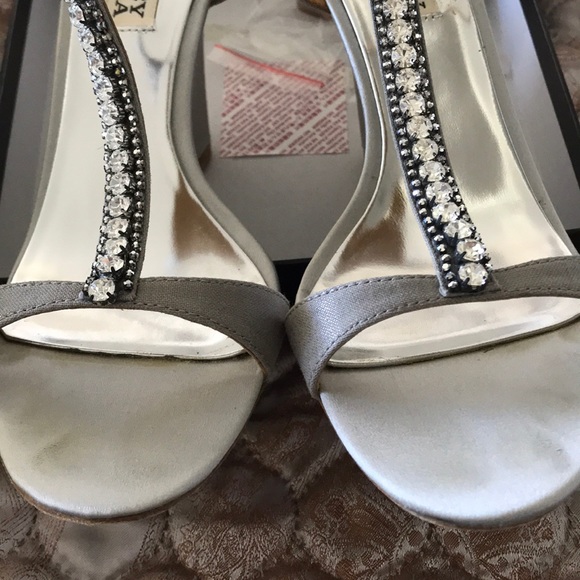 Badgley Mischka Deidra Silmet Fancy Wedge Heels - Picture 8 of 8